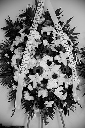 Hien's Mom Funeral-B&W (119)
