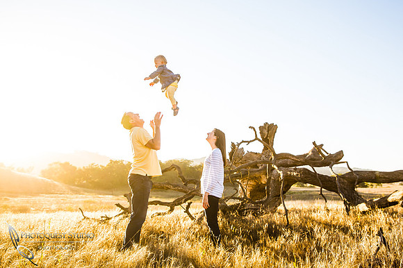 Family-Photo-by-Photoquest-Studio