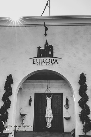 Engagement,-Wedding-Photographer-in-Temecula,-Wedding-Photo-at-Europa-Village-Winery-(2)