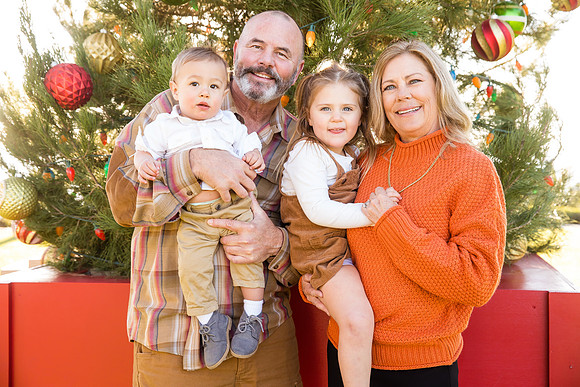 Family Photo in Dana Point by Wedding Photographer in Temecula, Fallbrook, Parris & Derek-123