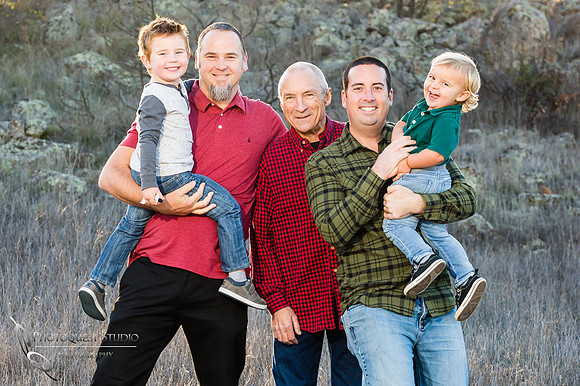 Christmas-Family-Photo-in-Murrieta-by-Wedding-Photographer-in-Temecula-(63)