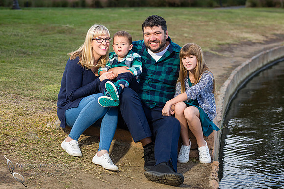 Family-Photo-at-Heritage-Lake-by-Menifee,-Temecula,-Murrieta-Wedding-Photographer,-Shayna-13