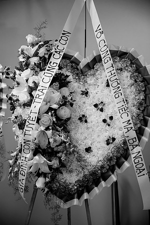 Hien's Mom Funeral-B&W (117)