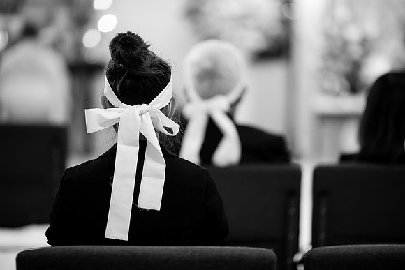 Hien's Mom Funeral-B&W (201)