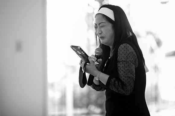 Hien's Mom Funeral-B&W (388)