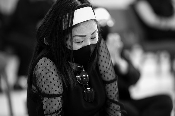 Hien's Mom Funeral-B&W (375)