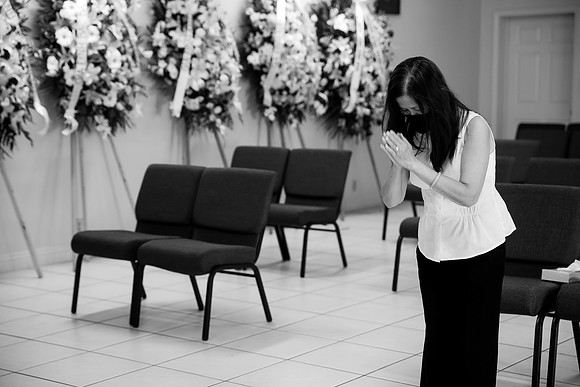Hien's Mom Funeral-B&W (183)