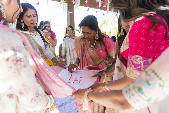 beautiful indian family little butterfly babyshower pooja parth-298