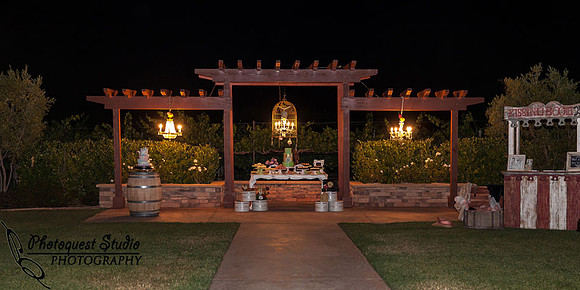 Temecula-Wedding-Photographer-at-Wiens-Family-Cellar-Winery-Bride-&-Groom-Tasting-Dinner-(11)