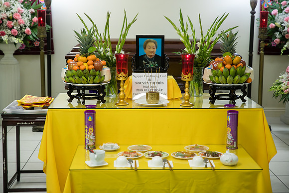 Hien's Mom Funeral-13