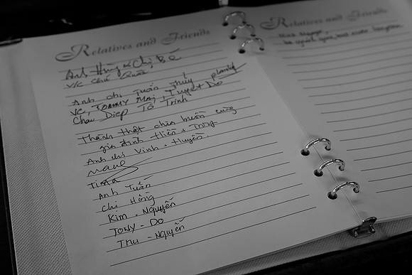 Hien's Mom Funeral-B&W (254)