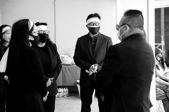 Hien's Mom Funeral-B&W (185)