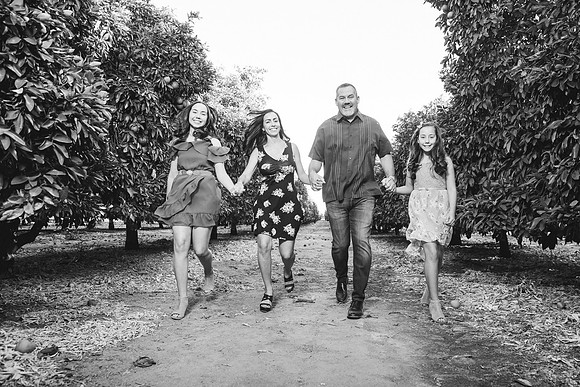 Family Photo in Temecula by Fallbrook, Temecula Wedding Photographer, Rayne & Mike-9
