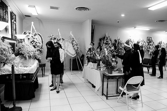 Hien's Mom Funeral-B&W (314)