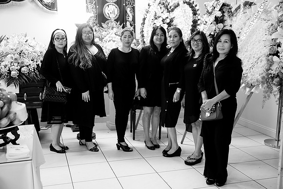 Hien's Mom Funeral-B&W (300)