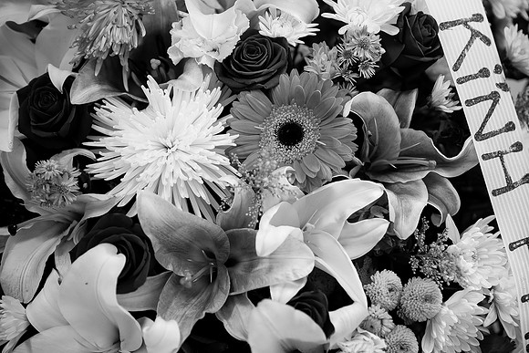 Hien's Mom Funeral-B&W (166)
