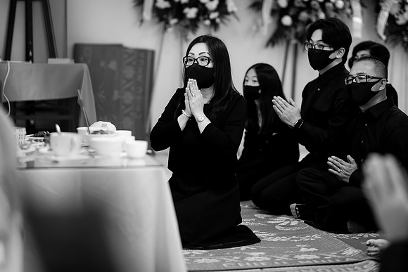 Hien's Mom Funeral-B&W (56)