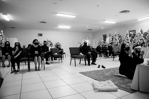 Hien's Mom Funeral-B&W (215)