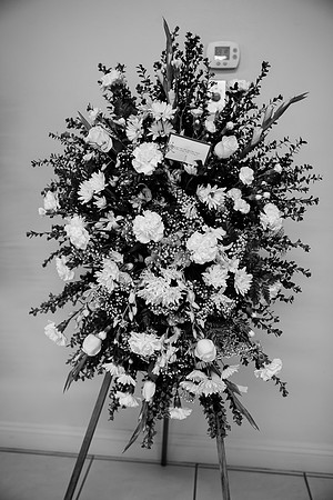 Hien's Mom Funeral-B&W (186)