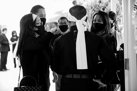 Hien's Mom Funeral-B&W (264)