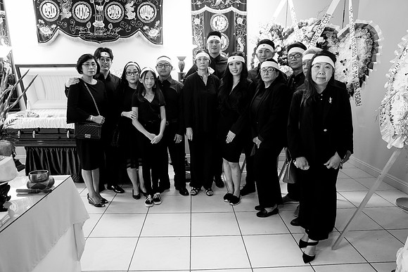 Hien's Mom Funeral-B&W (181)