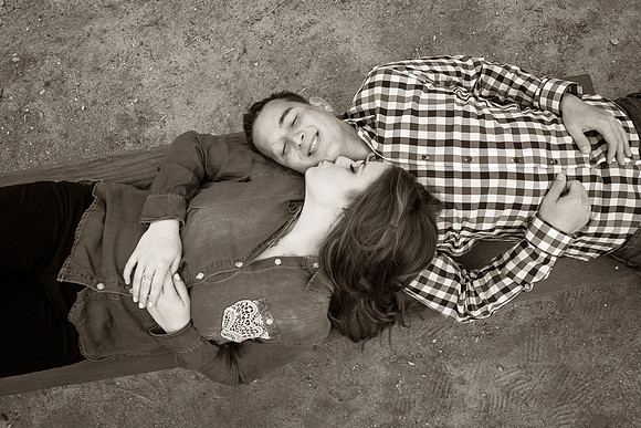 Southern California Engagement with nature in fall Photos in Fallbrook, San Diego by Temecula Winery Wedding Photographer, Sarah & Shawn
