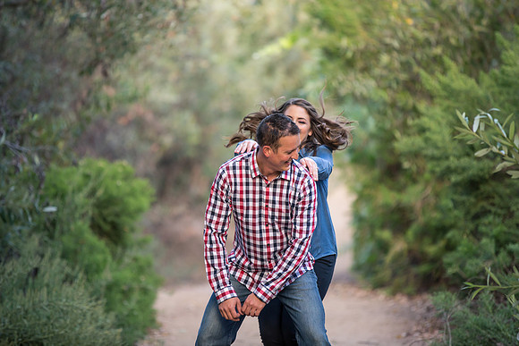 Southern California Engagement with nature in fall Photos in Fallbrook, San Diego by Temecula Winery Wedding Photographer, Sarah & Shawn