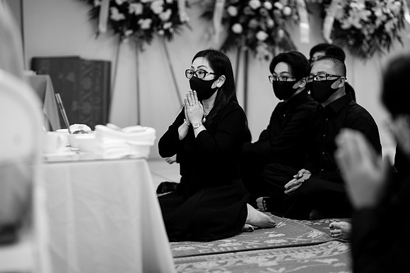 Hien's Mom Funeral-B&W (57)