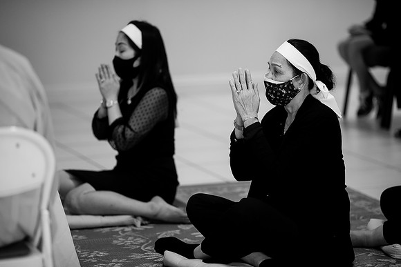Hien's Mom Funeral-B&W (354)