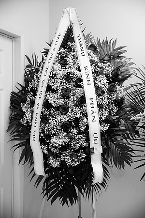 Hien's Mom Funeral-B&W (127)