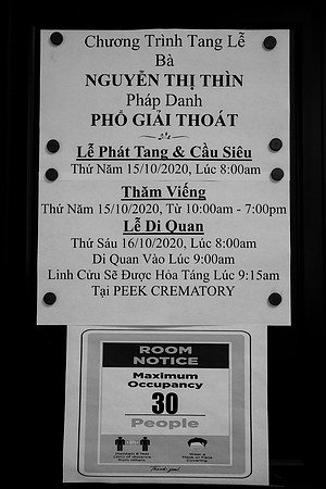 Hien's Mom Funeral-B&W (9)