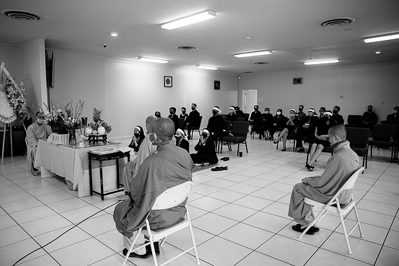 Hien's Mom Funeral-B&W (355)
