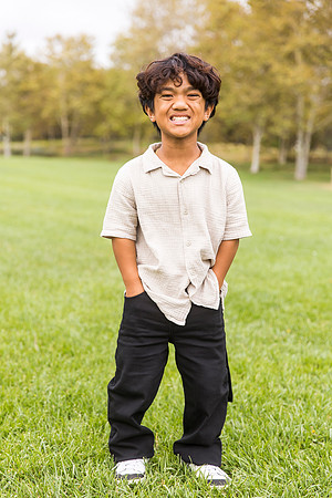 outdoor family photo in irvine by orange county wedding photographer tram bill (220)