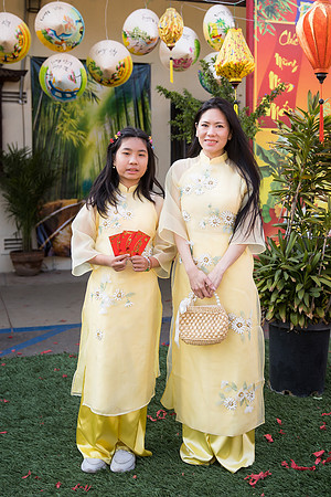 mother and daughter lunar new year viet tet photo orange county los angeles wedding photographer-28