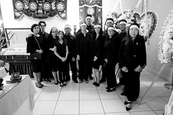 Hien's Mom Funeral-B&W (180)