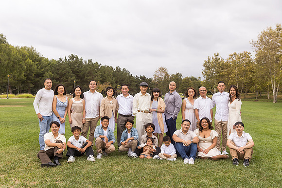 outdoor family photo in irvine by orange county wedding photographer tram bill (211)