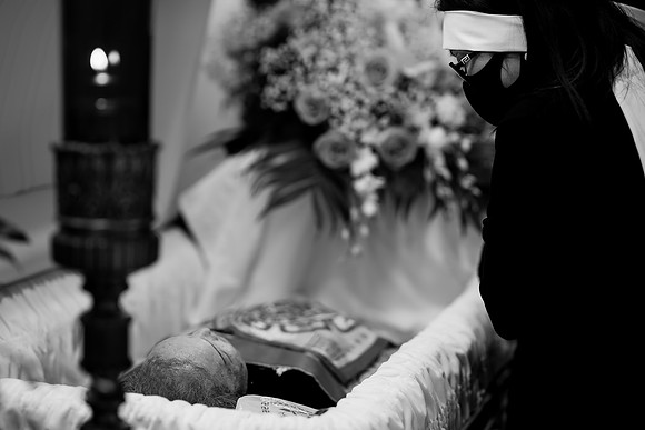 Hien's Mom Funeral-B&W (74)