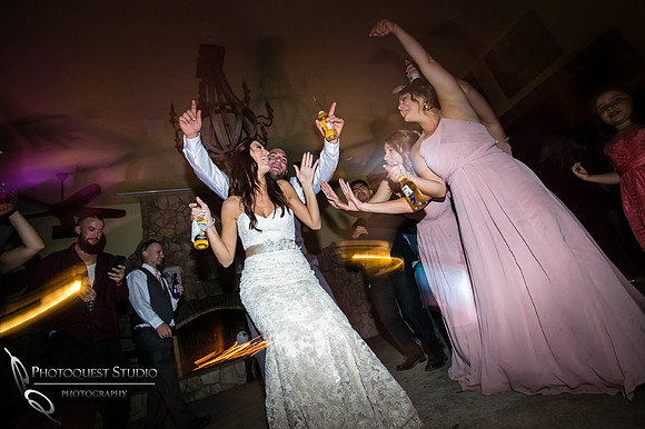 Wedding photo at Lake Oak Meadows, Temecula Winery by Photographer of Photoquest Studio