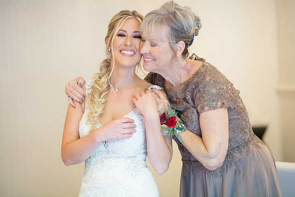 Wedding Photo at Lake Oak Meadows by Temecula Wedding Photographer - Lindsey & Kyle-253