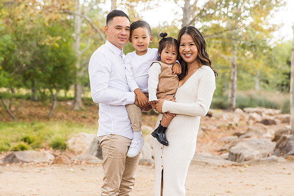 outdoor family photo in irvine by orange county wedding photographer tram bill (112)
