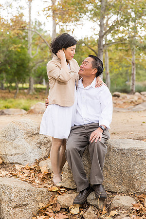 outdoor family photo in irvine by orange county wedding photographer tram bill (128)