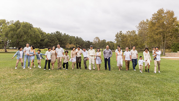 outdoor family photo in irvine by orange county wedding photographer tram bill (202)