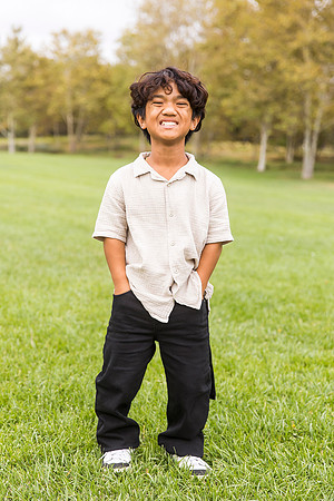 outdoor family photo in irvine by orange county wedding photographer tram bill (218)