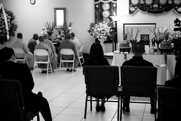 Hien's Mom Funeral-B&W (38)