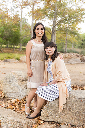 outdoor family photo in irvine by orange county wedding photographer tram bill (171)