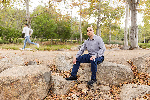 outdoor family photo in irvine by orange county wedding photographer tram bill (136)