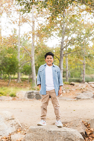 outdoor family photo in irvine by orange county wedding photographer tram bill (95)