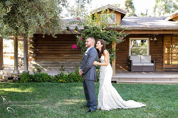 first-look-wedding-photo-at-lake-oak-meadows-by-wedding-photographer-in-temecula,-Photoquest-studio-(6)