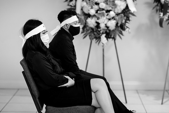 Hien's Mom Funeral-B&W (209)