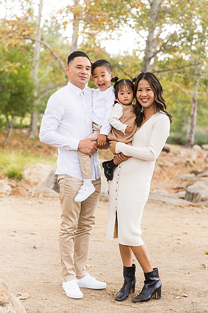 outdoor family photo in irvine by orange county wedding photographer tram bill (110)